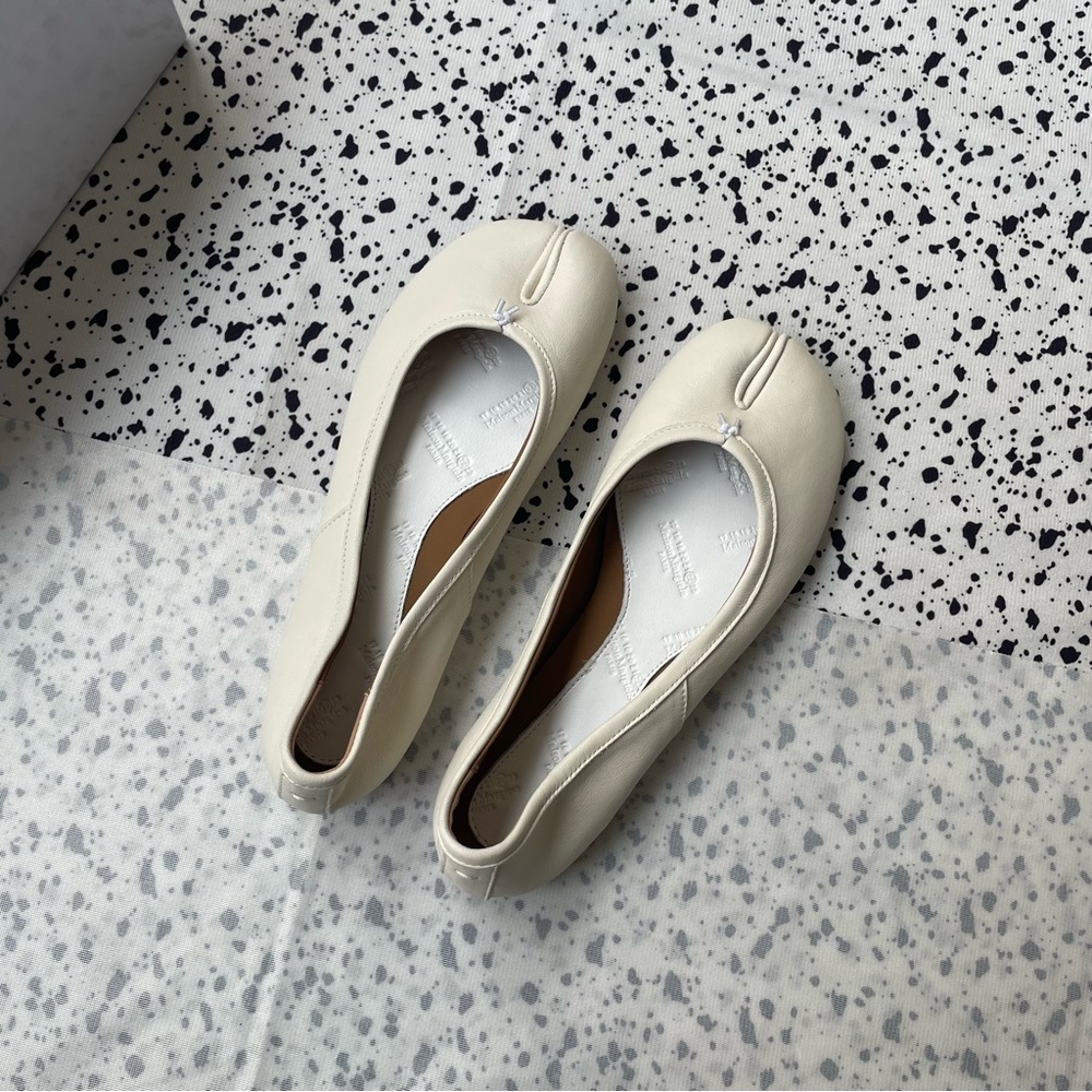 Maison Martin Margiela Cream Split-Toe Ballet Flats